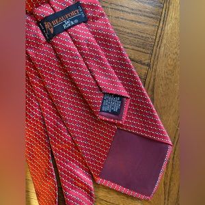 Tie rack ‘Beaufort’ red with gold leaves and blue dots